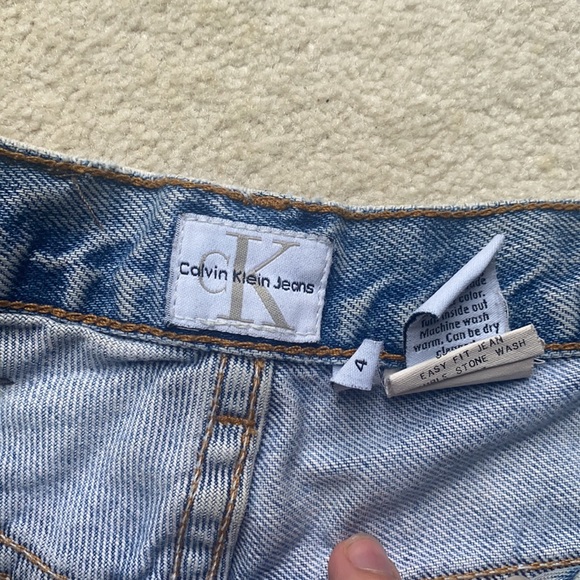 Calvin Klein vintage jean shorts size 4 - Picture 2 of 3